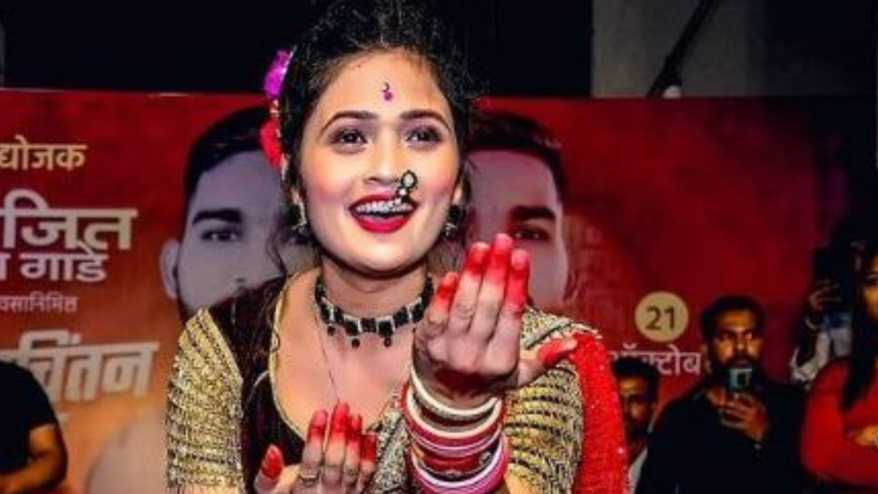 मी डान्स केला अन् विषय कुठल्या कुठे गेला… Untitled Design (20)