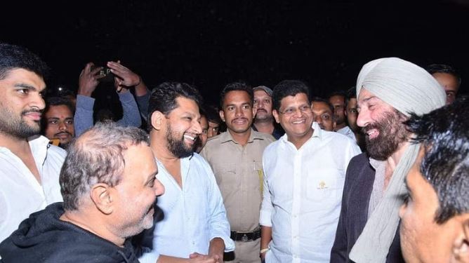 अहमदनगरमध्ये सनी देओलच्या गदर-2 चित्रपटाच्या शूटिंगचा शुभारंभ… Gadar