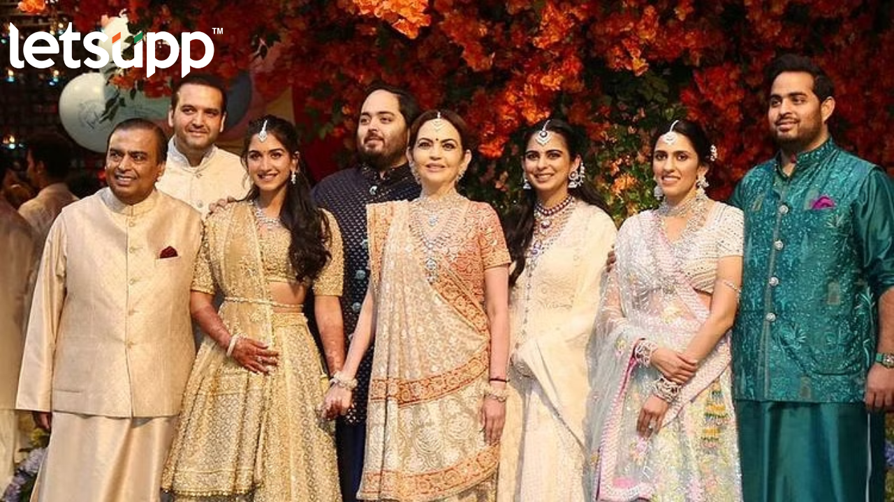 Anant & Radhika Engagement: सुनेच्या स्वागतासाठी सासुबाई नीता अंबानींने केला हटके डान्स Untitled Design (18)