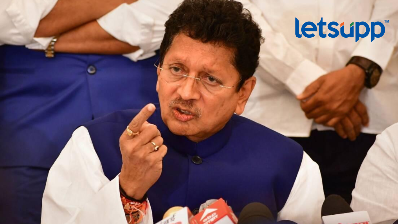 Deepak Kesarkar : उद्धव ठाकरे स्वतः ‘मिंधे’ झाले; केसरकारांची ठाकरेंवर कडाडून टीका Untitled Design (43)