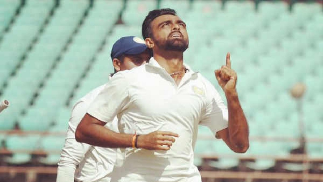 पहिल्याच षटकात हॅटट्रिक घेत जयदेव उनाडकटची विक्रमी गोलंदाजी Jaydev 1671111701