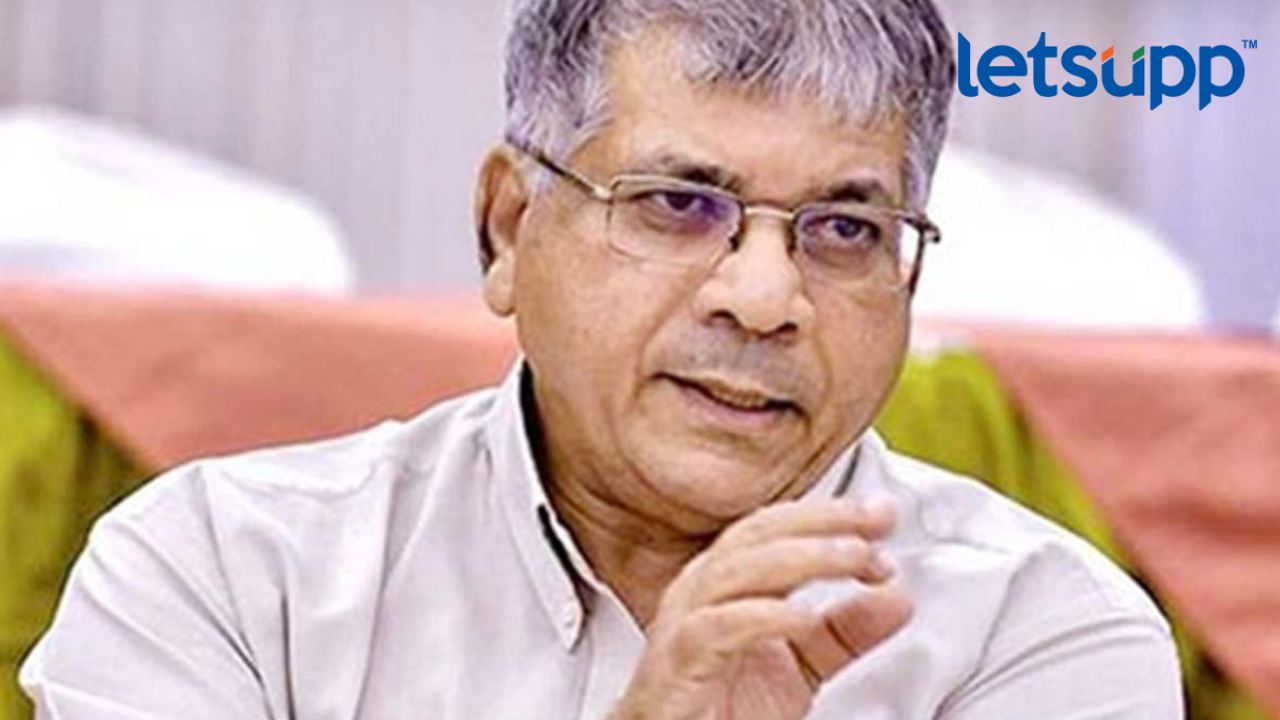 औरंगजेब या मातीतील नाही का ? ; प्रकाश आंबेडकरांचा सवाल.. Prakash Ambedkar