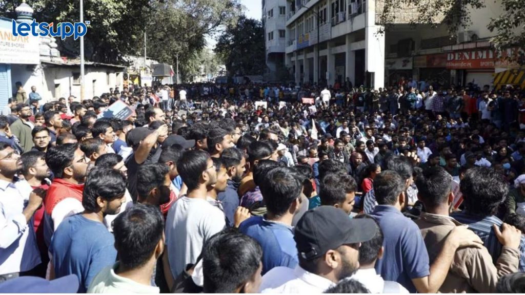 MPSC Students Protest