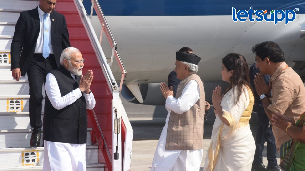 Narendra Modi Mumbai Visit: महिन्यात दुसऱ्यांदा मोदी मुंबई दौऱ्यावर, पाहा काही खास फोटो Untitled Design (1)