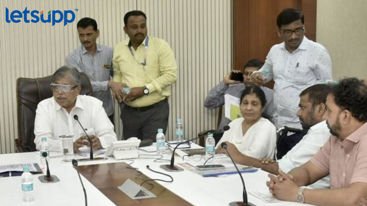 Chandrakant Patil : दिव्यांग विद्यापीठ स्थापन करण्यासाठी समिती गठीत करावी Untitled Design (11)