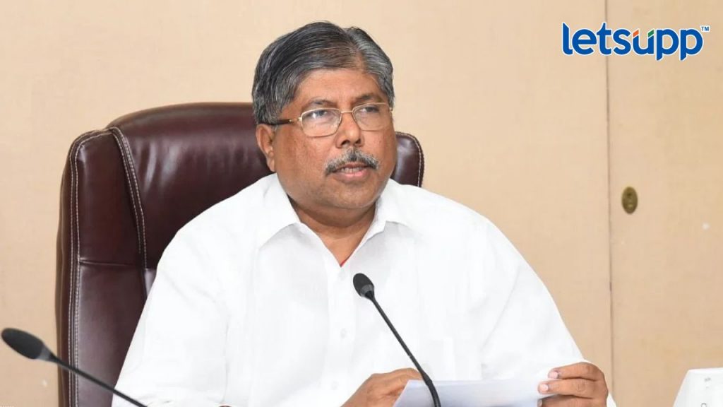 खबरदार! शुल्क आकारणी कराल तर कठोर कारवाई; चंद्रकांत पाटलांचा इशारा कुणाला?