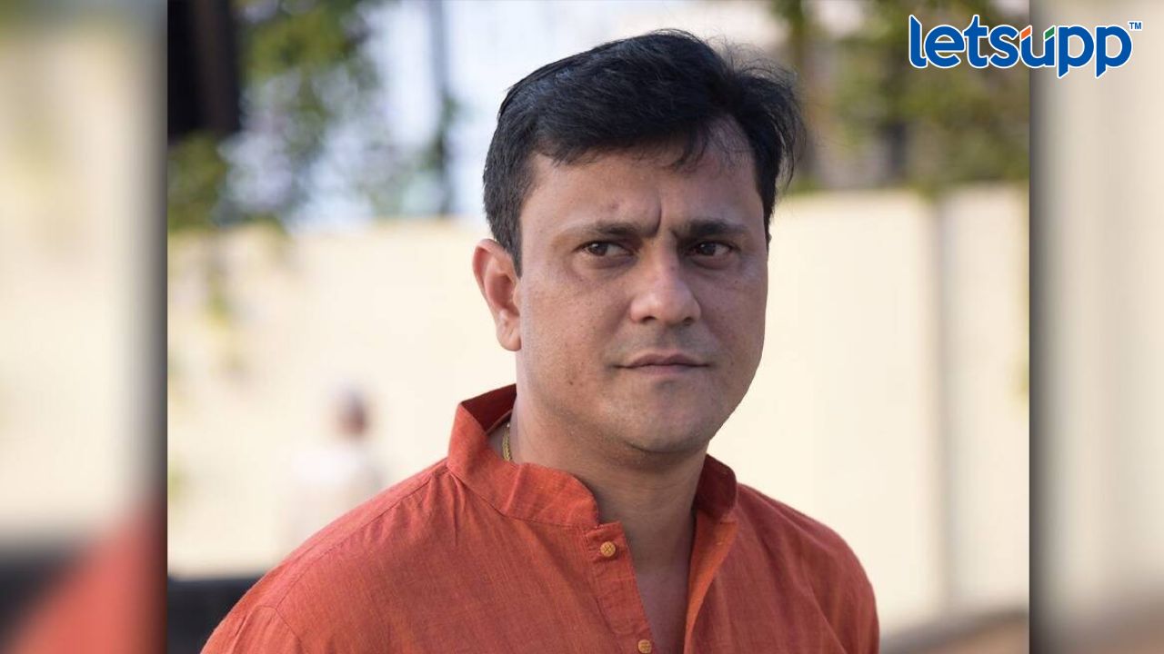 संदीप देशपांडेंच्या FIR मधील ठाकरे, वरुण कोण? पोलिसांचं मोठं पाऊल Untitled Design (1)