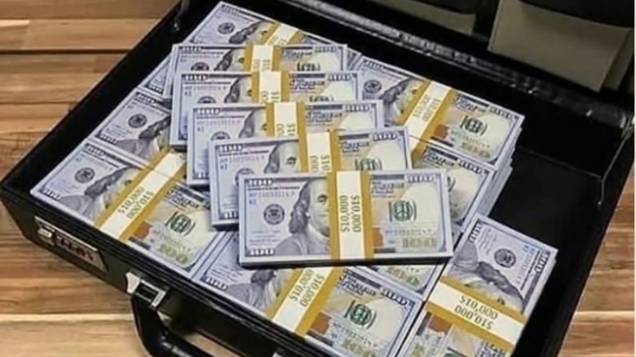 लॉटरी लागली अन् पठ्ठ्याने खरेदी केली कोट्यावधींची हवेली; रक्कम ऐकून बसेल धक्का Lottery 2