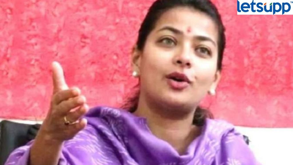 धक्कादायक! आ. प्रणिती शिंदेंच्या वाहनावर हल्ल्याचा प्रयत्न; भाजप समर्थकांवर शिंदेंचा आरोप