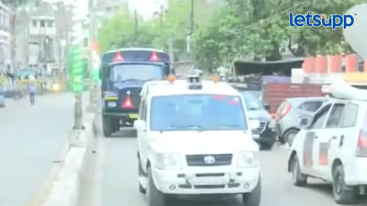 Atiq Ahmed च्या हत्येनंतर प्रयागराजमध्ये पोलिसांवर हल्ला… Atiq Ahmed 1