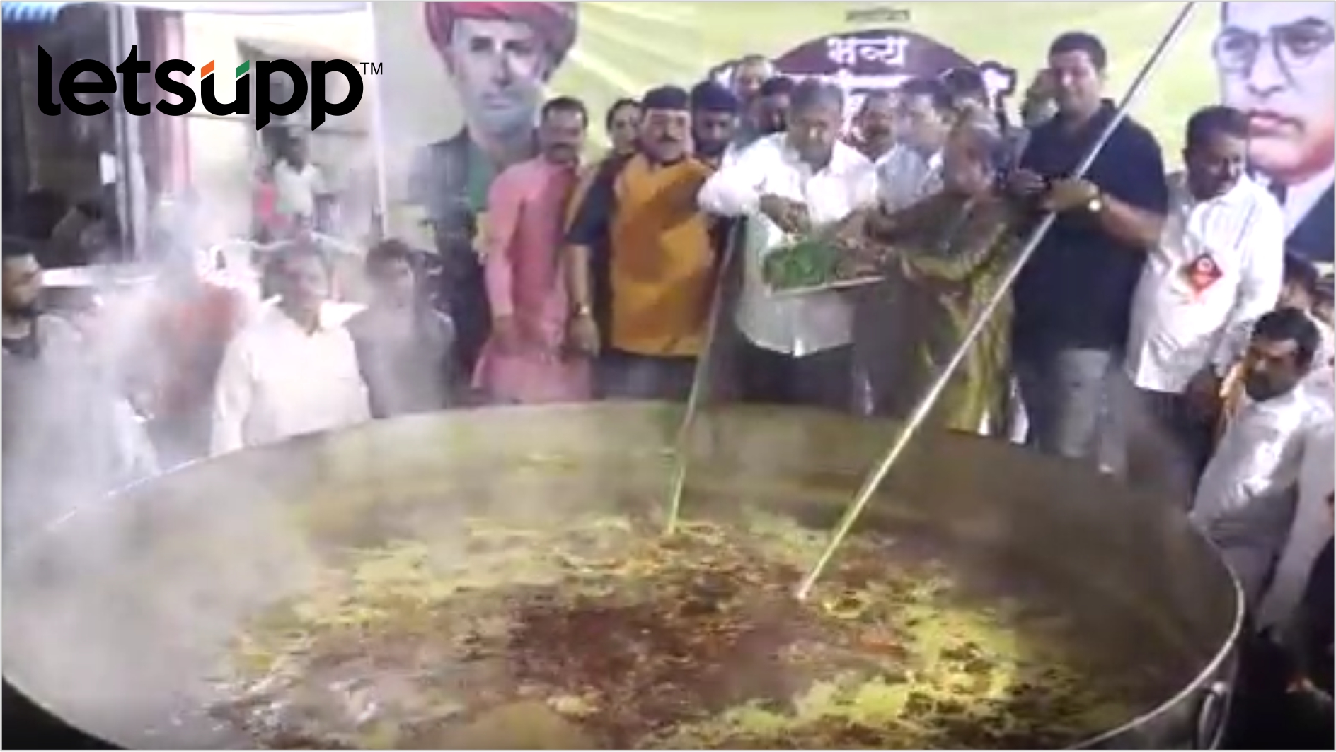 Mahatma Jotiba Phule Jayanti : मंत्री चंद्रकांत पाटलांनी दिली मिसळला फोडणी… Chandrakant Pati