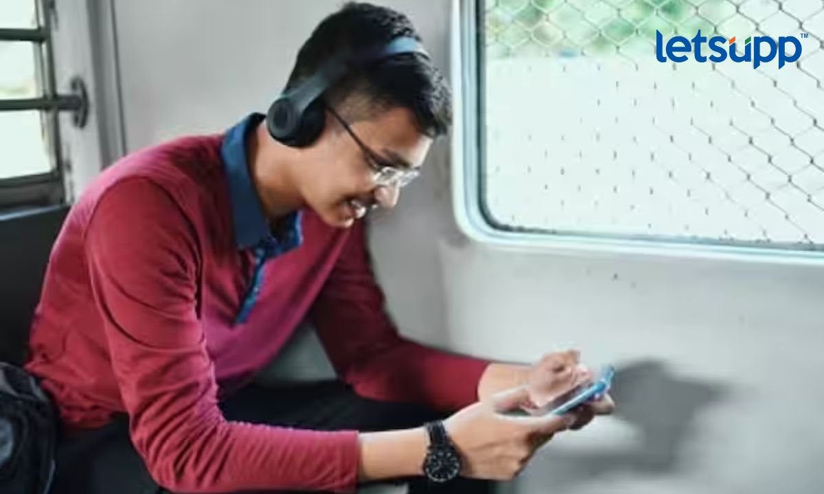 भारतीयांना इंटरनेटचं वेड! दिवसातले पावणे सात तास ऑनलाइन; रिपोर्टमधून माहिती समोर