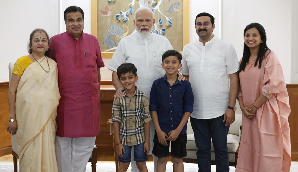 Gadkari family meets Modi