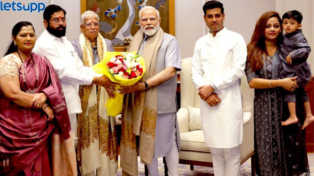Photos : मुख्यमंत्री शिंदेंनी सहकुटुंब घेतली पंतप्रधान मोदींची भेट! 800 (7)