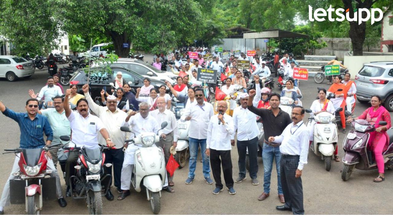 जुन्या पेन्शनसह प्रलंबत मागण्यांसाठी सरकारी कर्मचाऱ्यांची मोटरसायकल रॅली 800 (54)