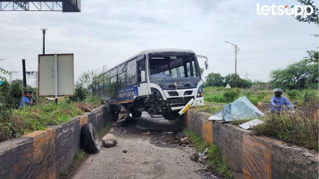bus accident Ahmednagar