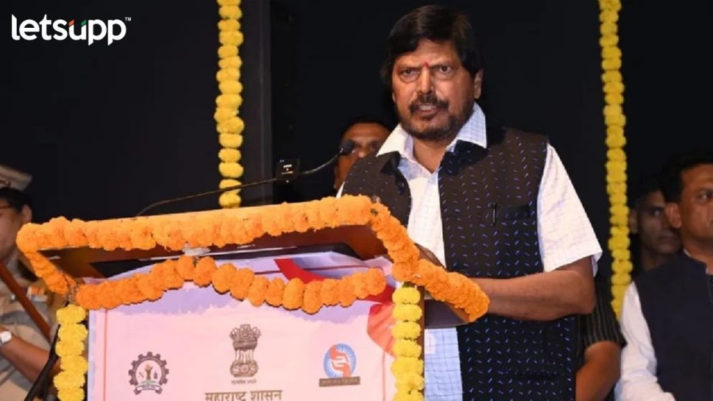 उद्धवजींचे चालणार नाही नखरे, आमच्यासोबत राज ठाकरे; आठवलेंची ठाकरेंसह इंडिया आघाडीवर कविता स्टाईल टीका