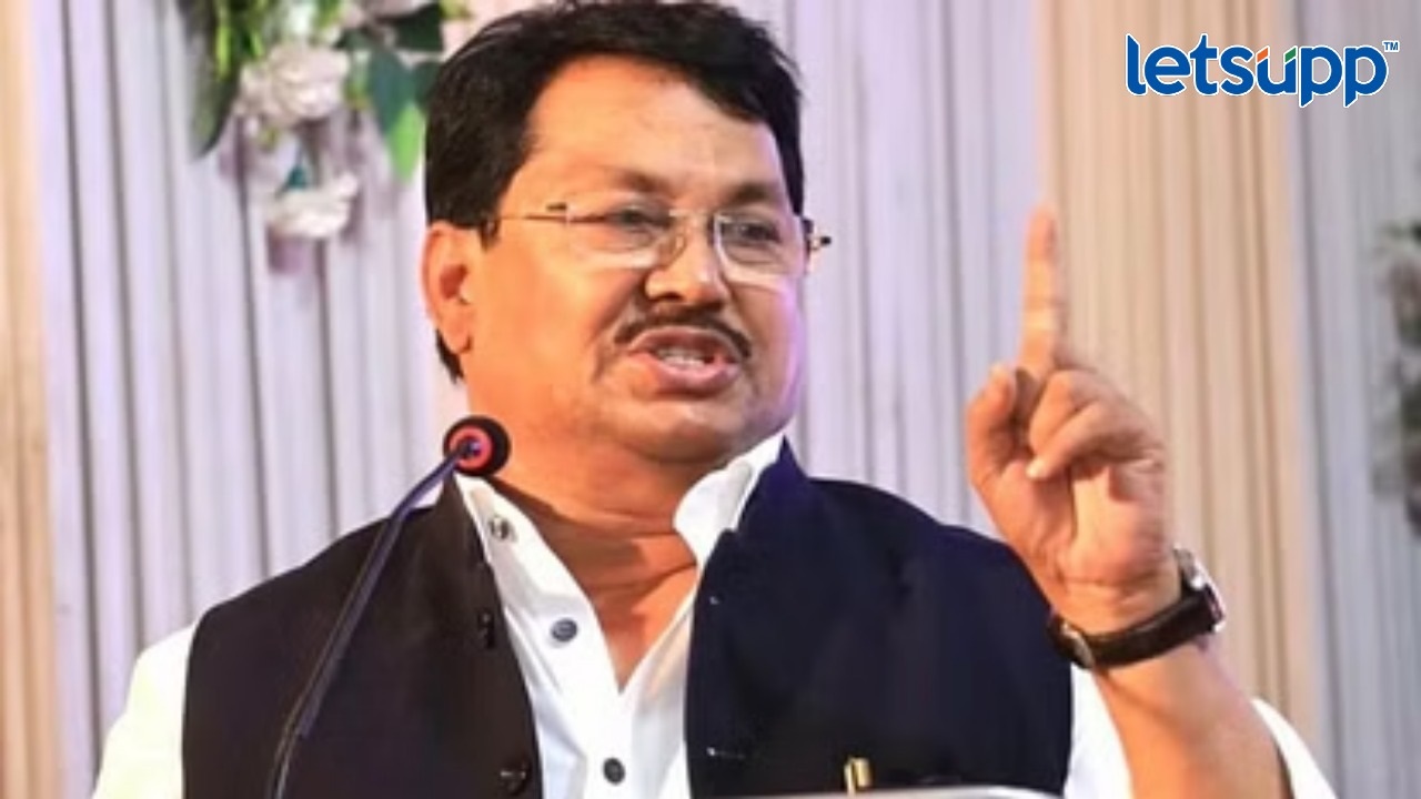 पंढरपुरात गोडसेच्या समर्थनार्थ घोषणाबाजी; 'उदात्तीकरण खपवून घेणार नाही'; वडेट्टीवारांचा इशारा