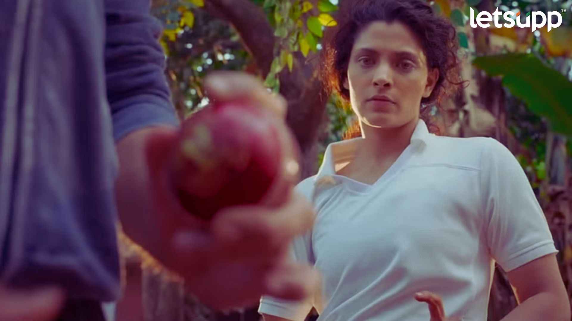 Ghoomar: क्रिकेटर अजिंक्य रहाणे अन् हर्षा भोगले यांच्याकडून ‘घूमर’ टीमचं विशेष कौतुक ! Ghoomar