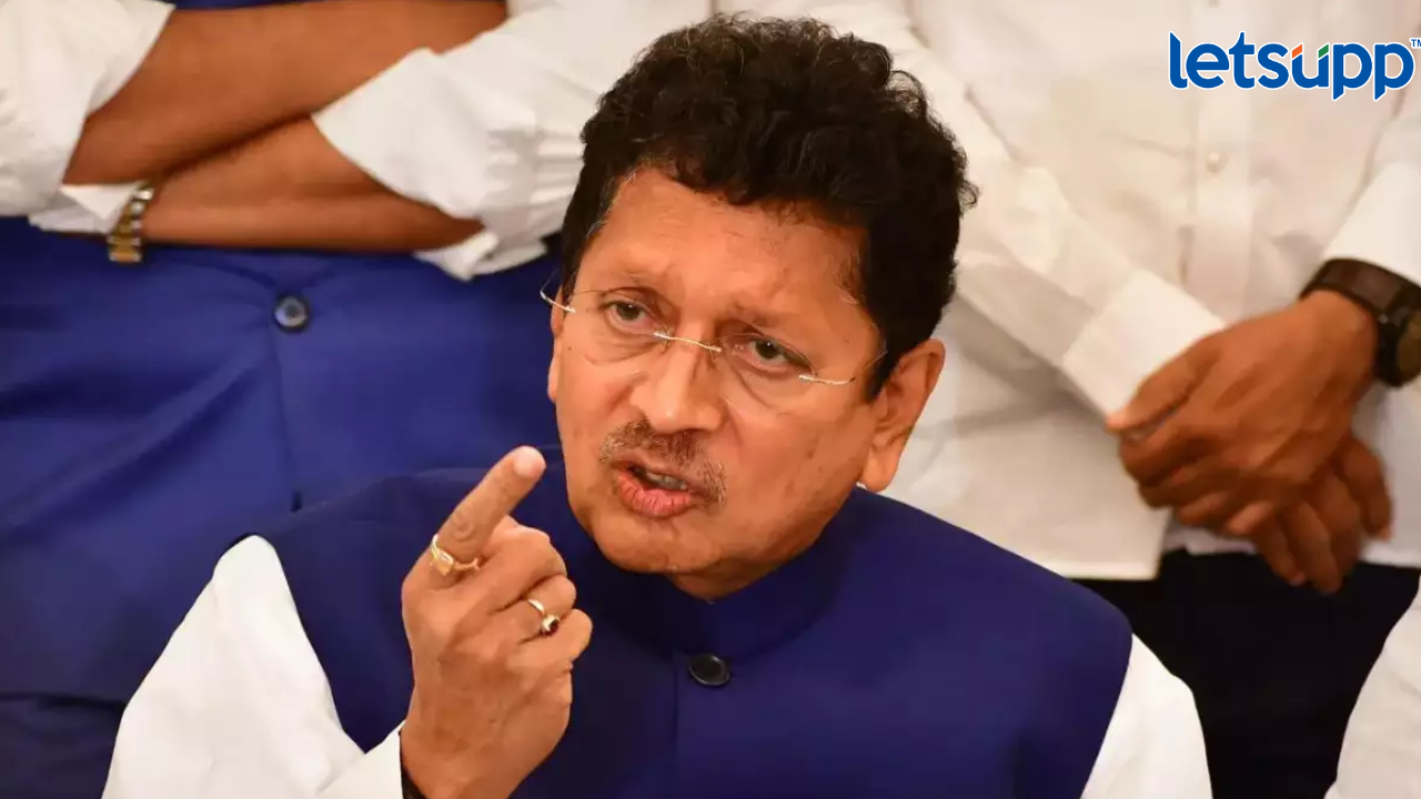 ‘संजय राऊतांच्या स्टाईलने बोलाल तर उत्तरंही..,’; केसरकरांचा उद्धव ठाकरेंना खोचक टोला Ramdas Athwale Poem Opposing Is The Fashion Of Congress