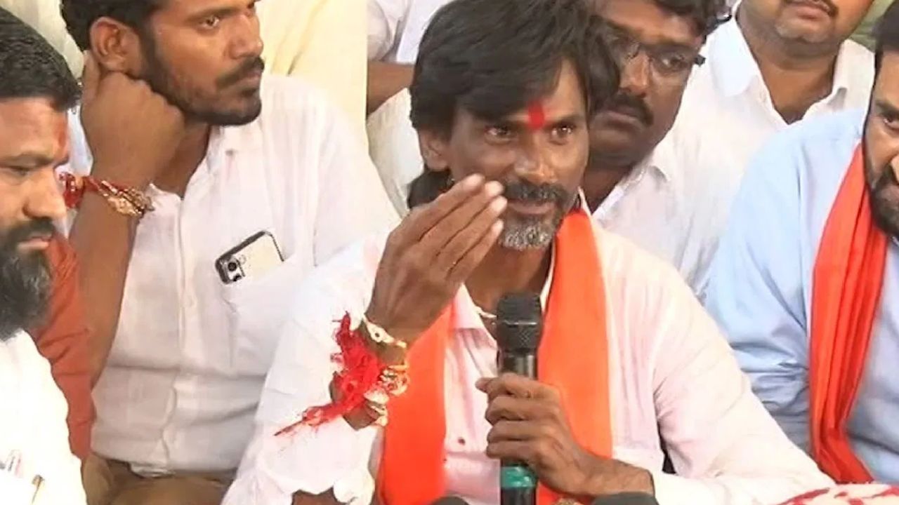 Manoj Jarange : 'लगेच आरक्षण द्या, ट्रकभर गुलाल अन् फुलांनी सत्कार करतो'; जरांगेंची अजितदादांना खास ऑफर