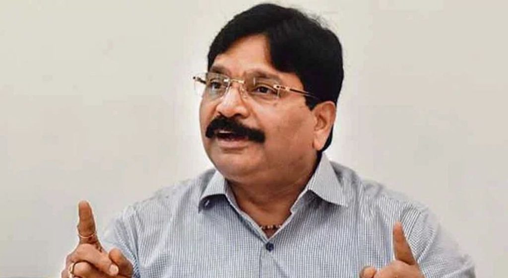 शिंदेंचं ठरलं! उत्तर पश्चिम मुंबईतून रवींद्र वायकरांना उमेदवारी जाहीर