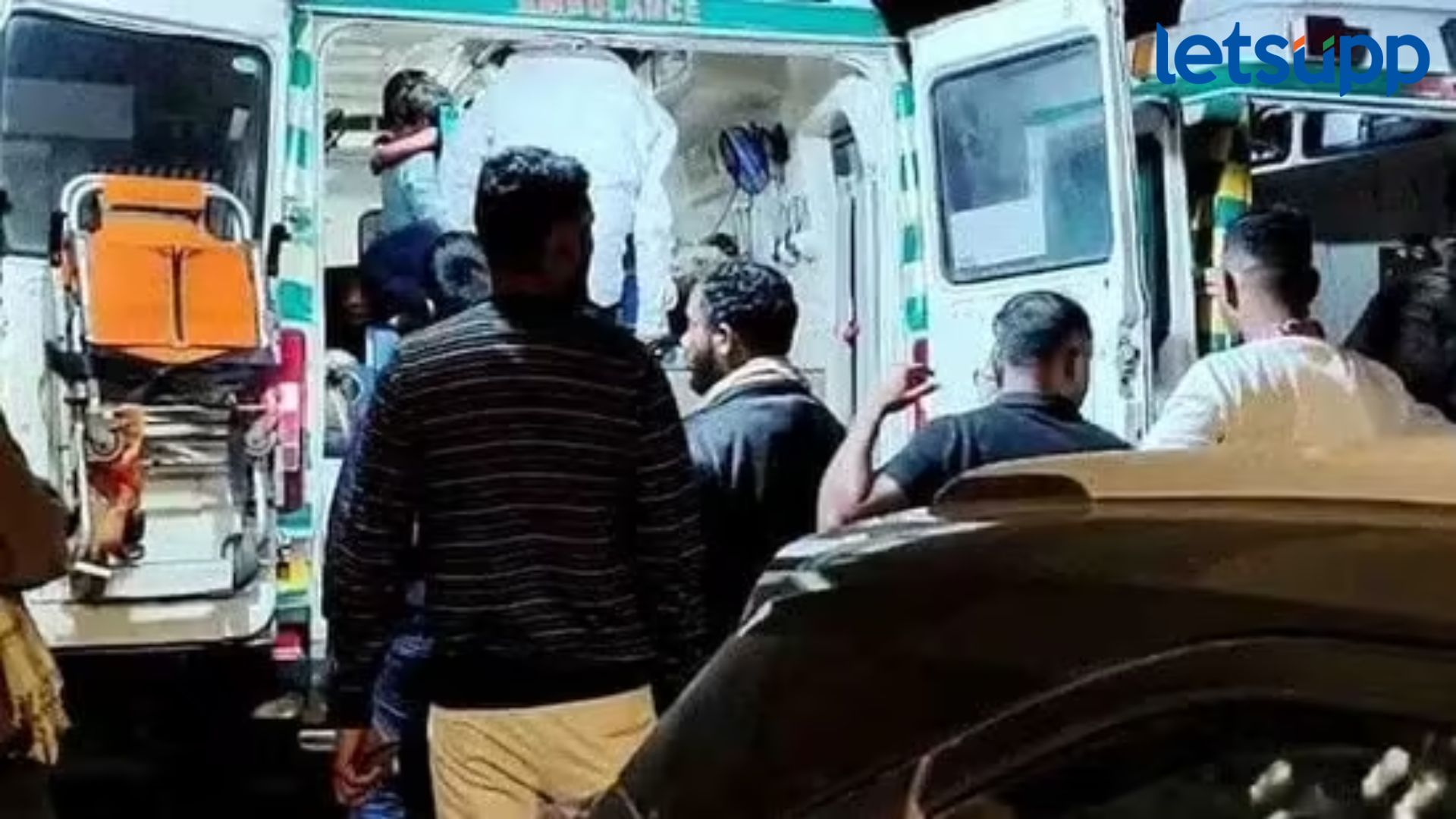 सातारा : देवीच्या मिरवणुकीतील जनरेटरचा स्फोट; मूर्तीजवळ बसलेली नऊ मुले होरपळली Mahableshwar