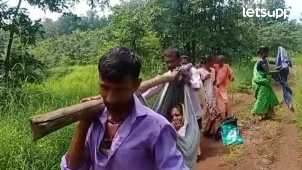 woman giving birth on road