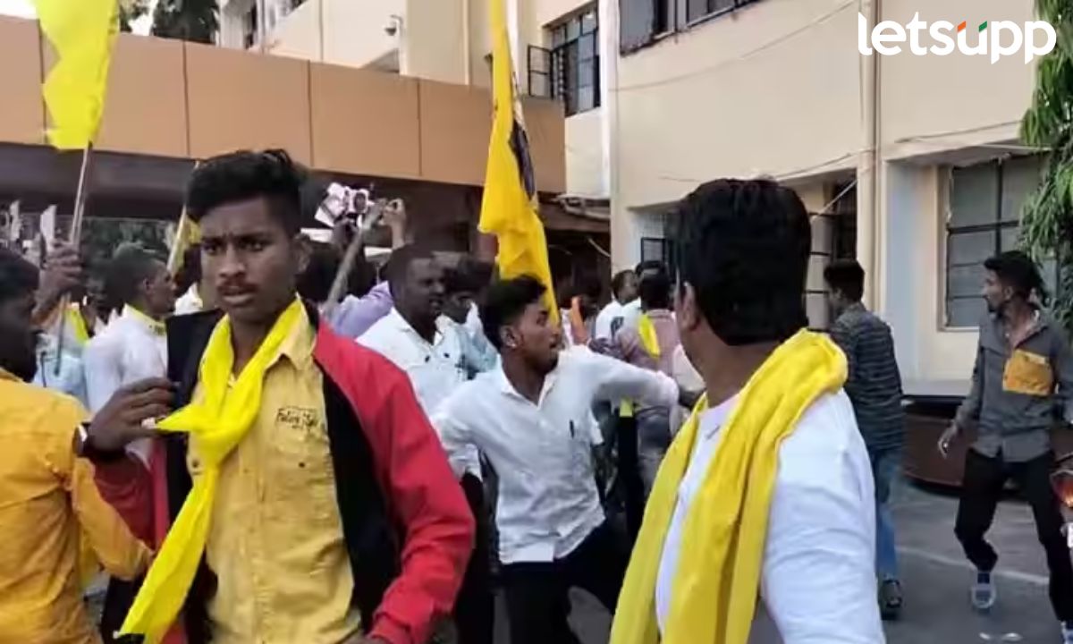 चौंडीत उपोषण मागे पण जालन्यात धनगर मोर्चाला हिंसक वळण; जिल्हाधिकारी कार्यालयावर दगडफेक