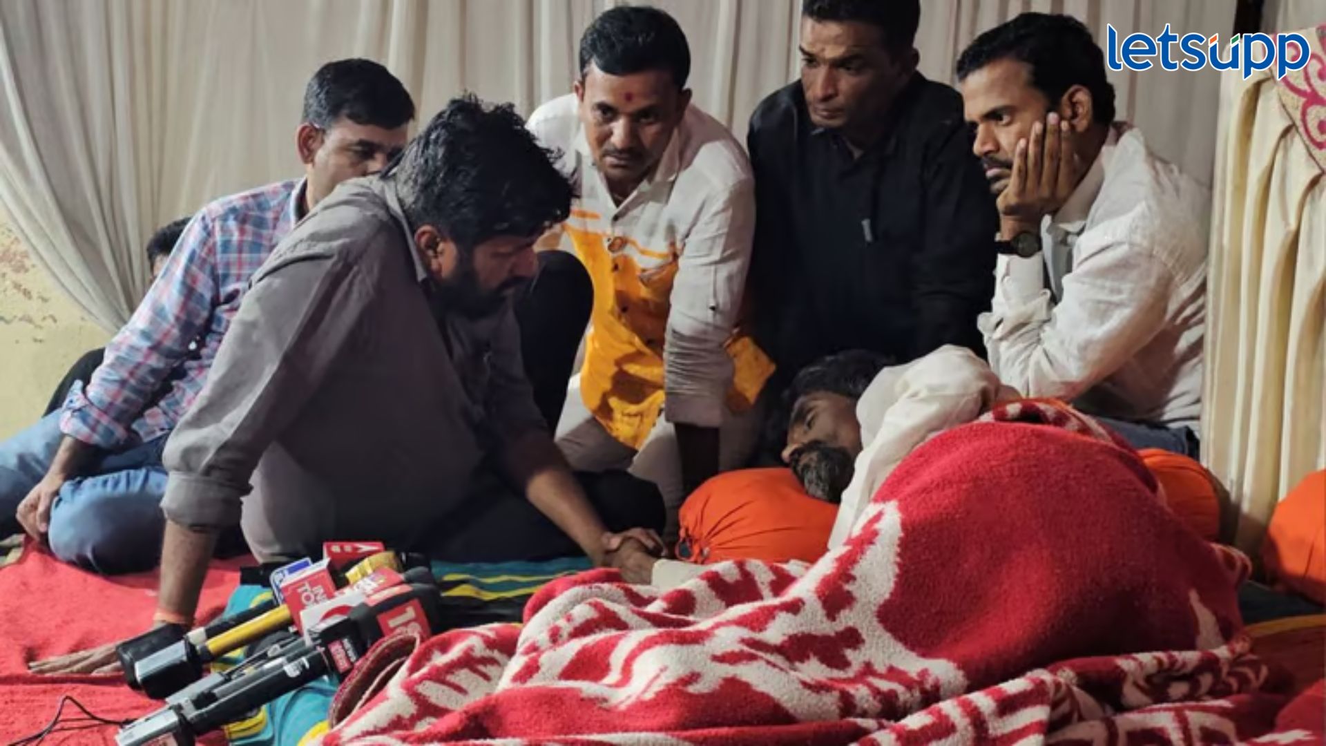 Manoj Jarange Patil, Bacchu Kadu