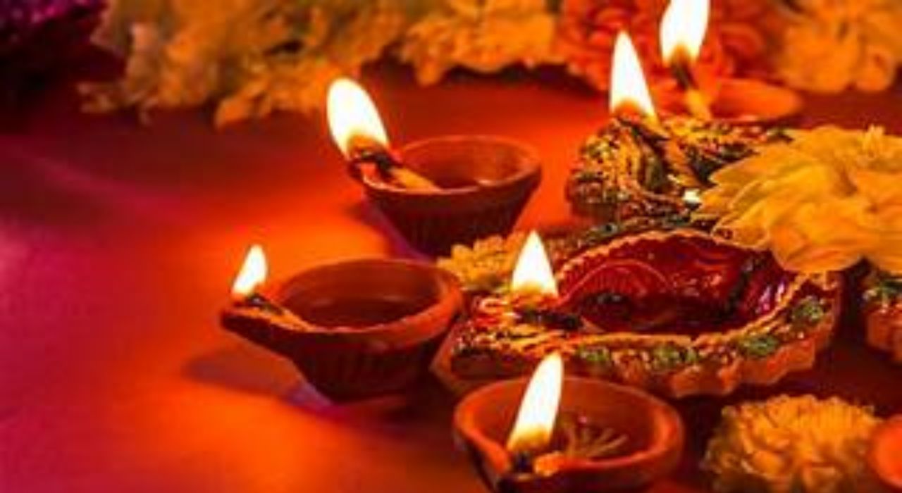 Diwali 2023 : भाऊबीजेच्या दिवशी जाणून घ्या यम आणि यमुनेची ‘ही’ अख्यायिका… Diwali 2023 : भाऊबीजेच्या दिवशी जाणून घ्या यम आणि यमुनेची 'ही' अख्यायिका...
