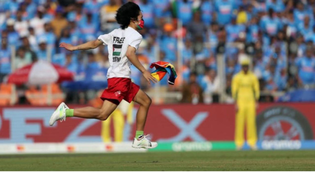 IND vs AUS Final : ..अन् अचानक सामना थांबला! प्रसंग असा की सगळेच गोंधळले