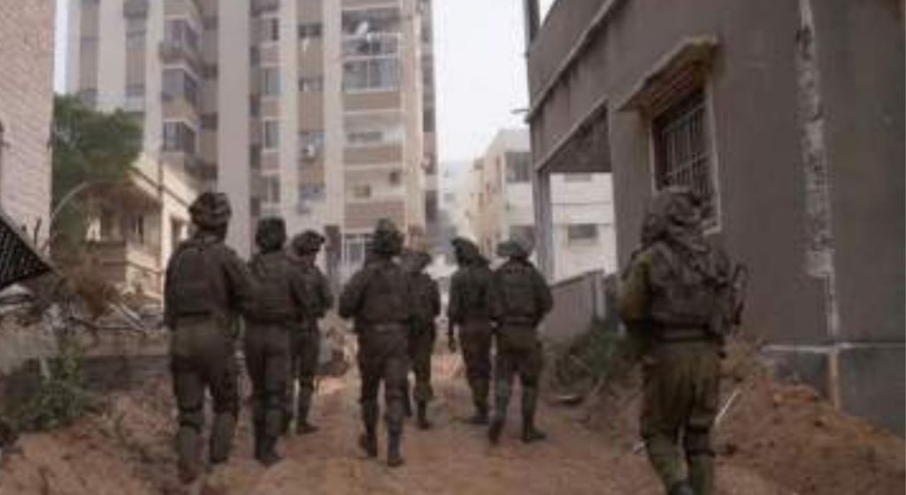 Israel Hamas War : 'रणगाडे रुग्णालयात घुसले, गोळीबारही केला'; इस्त्रायलच्या कृत्याने रुग्णांचा श्वास कोंडला