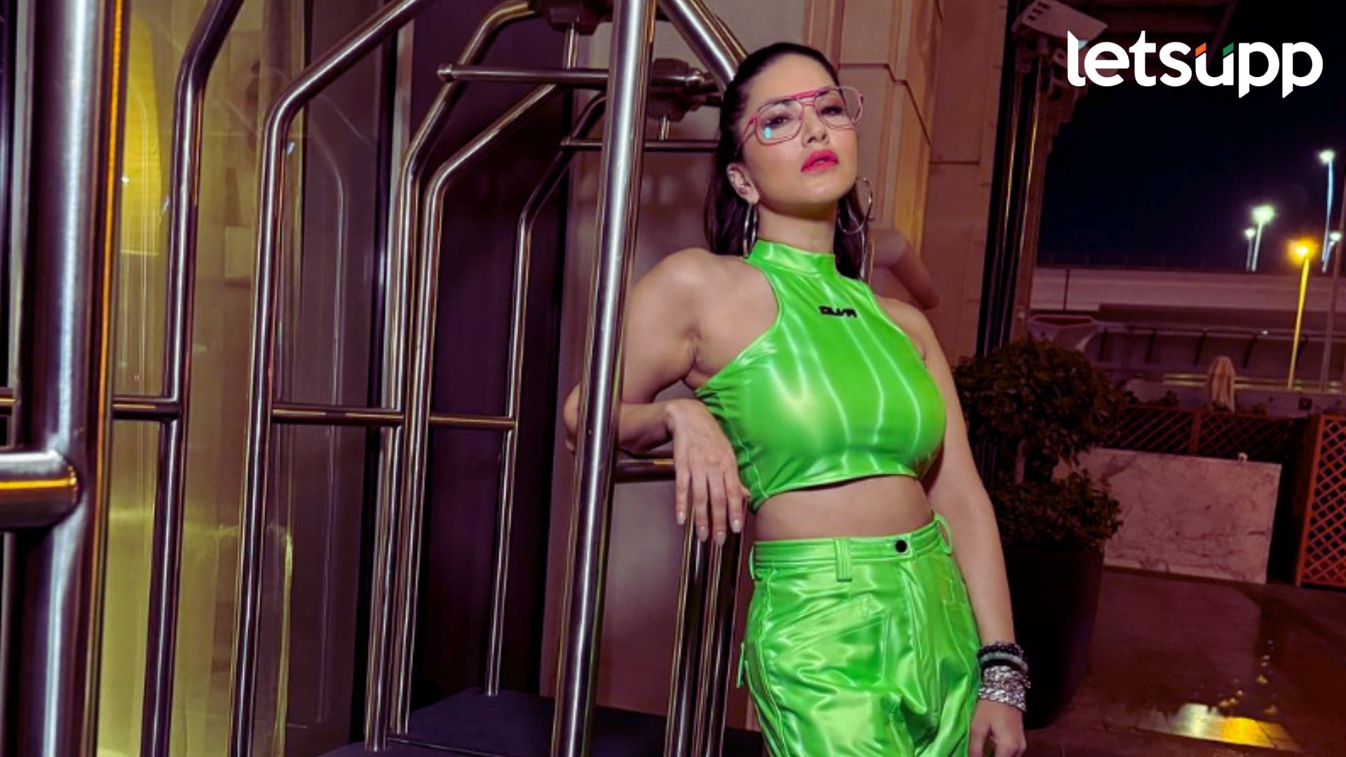 Sunny Leone च्या चाहत्याचं अजब प्रेम; स्वतःच्या हातावर गोंदवला सनीचा चेहरा