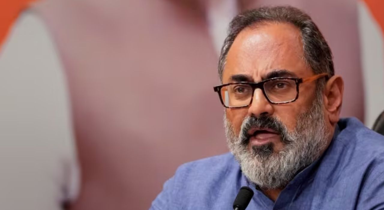 Deepfake Video : 'डीपफेक' रडारवर! सोशल मीडियासाठी नव्या गाइडलाइन्स जारी