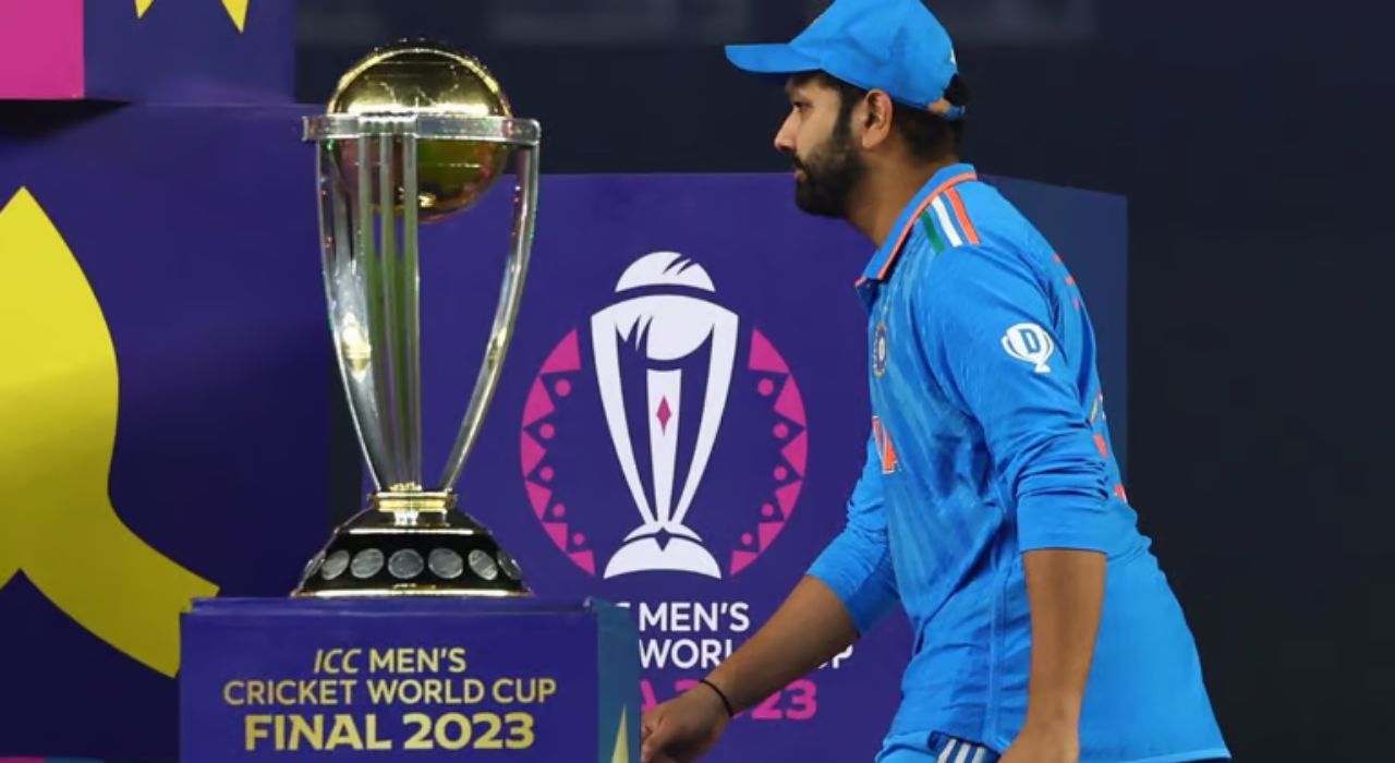 World Cup Final : रोहितच्या 'त्या' दोन चुका पडल्या महागात; टीम इंडियाचं गणित हुकलंच