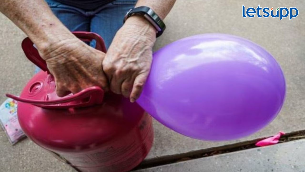 नागपुरात फुग्याच्या सिलिंडरचा स्फोट! चार वर्षीय चिमुकल्याचा जागीच मृत्यू, दोन महिला गंभीर जखमी नागपुरात फुग्याच्या सिलिंडरचा स्फोट! चार वर्षीय चिमुकल्याचा जागीच मृत्यू, दोन महिला गंभीर जखमी