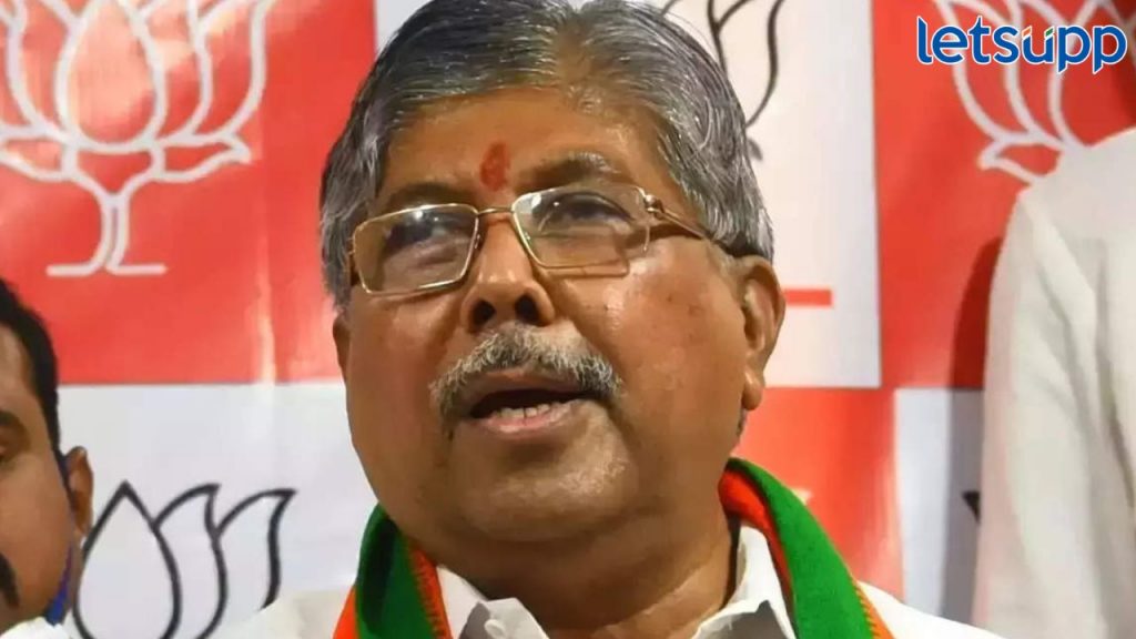 .. तर त्यावेळी फडणवीसांना अटक झाली असती; चंद्रकांतदादांच्या वक्तव्याने खळबळ!