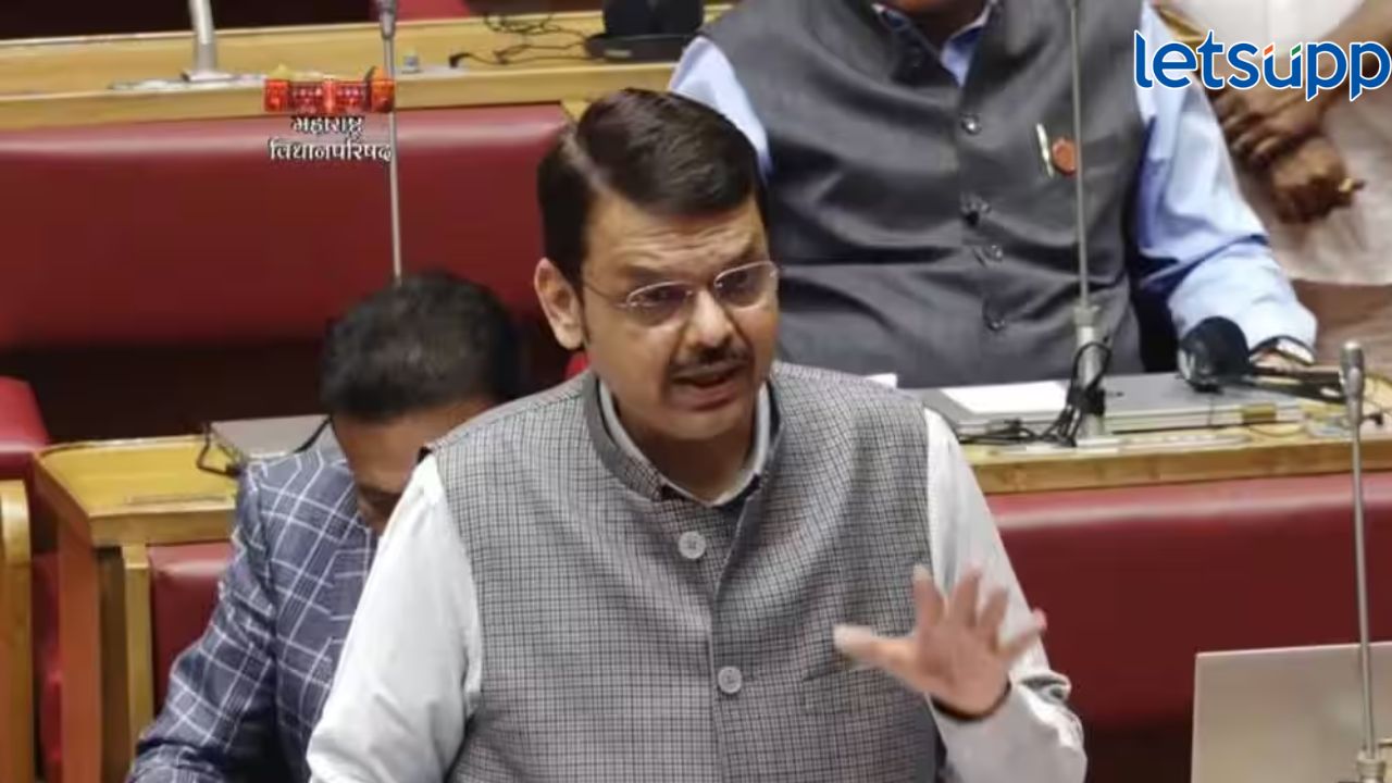 मराठा आंदोलकांना दिलासा, आंदोलकांवरील 324 खटले मागे घेतले, फडणवीसांची माहिती