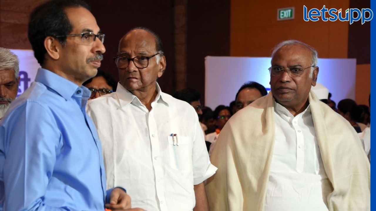 Lok Sabha elections : महाविकास आघाडीचं ठरलं! जागा वाटपाचा निर्णय कॉंग्रेस हायकमांड, पवार अन् ठाकरे घेणार