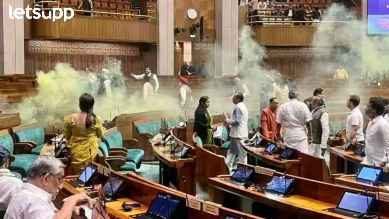 Parliament Security Breach : संसदेत धूर करून ‘तानाशाही नहीं चलेगी’ म्हणणारे चौघं कोण? Parliament Winter Session