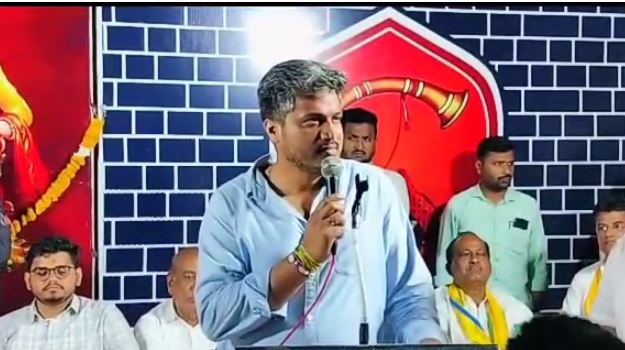 एखाद्या हॉटेलमध्ये बसून भाषणे करण्यापेक्षा...रोहित पवारांचे अजित पवारांना सडेतोड प्रत्युत्तर !