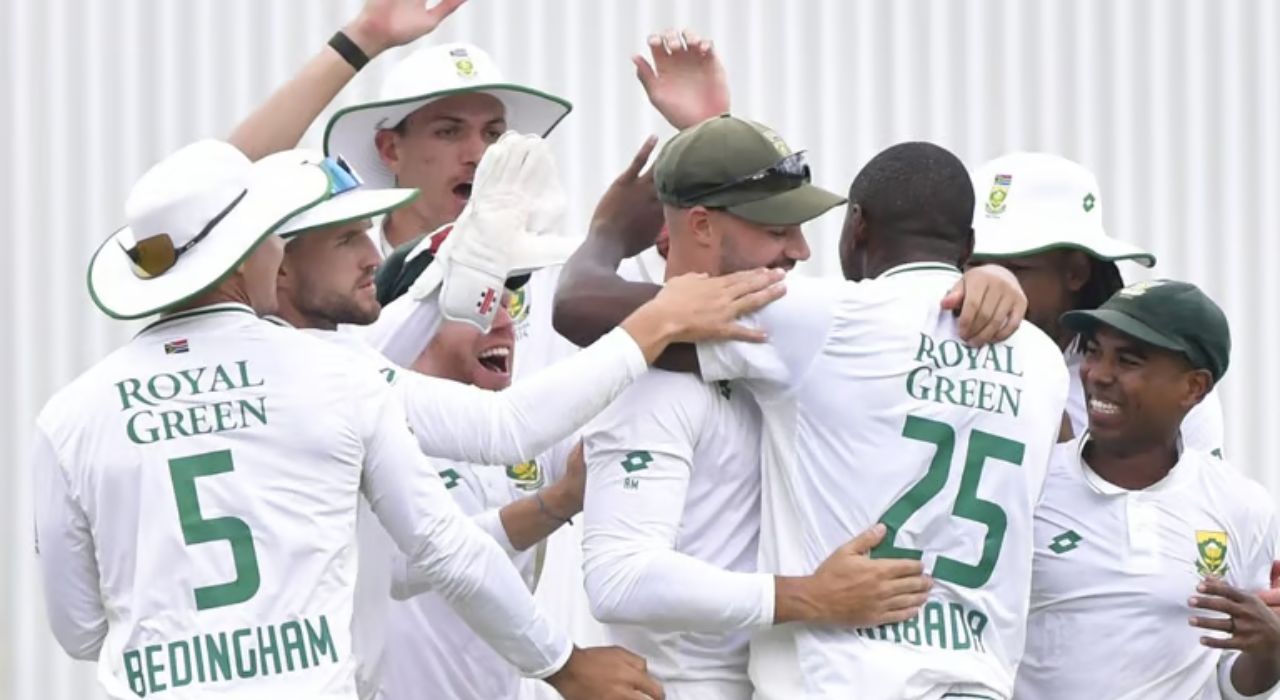 IND vs SA Test : आफ्रिकेला दुसरा धक्का! बावुमानंतर ‘या’ खेळाडूची दुसऱ्या कसोटीतून माघार IND vs SA Test : आफ्रिकेला दुसरा धक्का! बावुमानंतर 'या' खेळाडूची दुसऱ्या कसोटीतून माघार