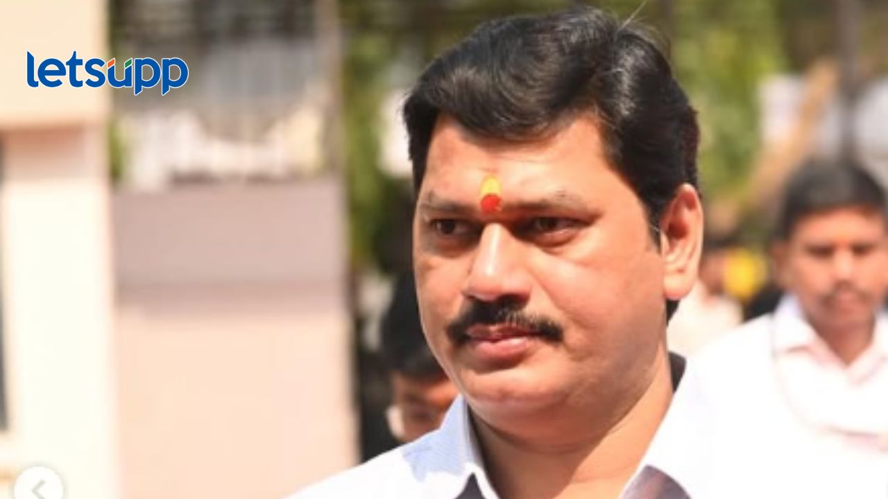 Dhananjay Munde: मोठी बातमी! धनंजय मुंडे यांनी अजित पवारांकडे राजीनामा सोपवल्याची माहिती Dhananjay Munde
