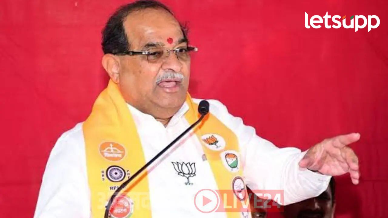 जलसंपदा मंत्री राधाकृष्ण विखे पाटील यांचं वाळू उपसा करणाऱ्यांना अभय; म्हणाले, ही सगळी आपलीच… जलसंपदा मंत्री राधाकृष्ण विखे पाटील यांचं वाळू उपसा करणाऱ्यांना अभय; म्हणाले, ही सगळी आपलीच...