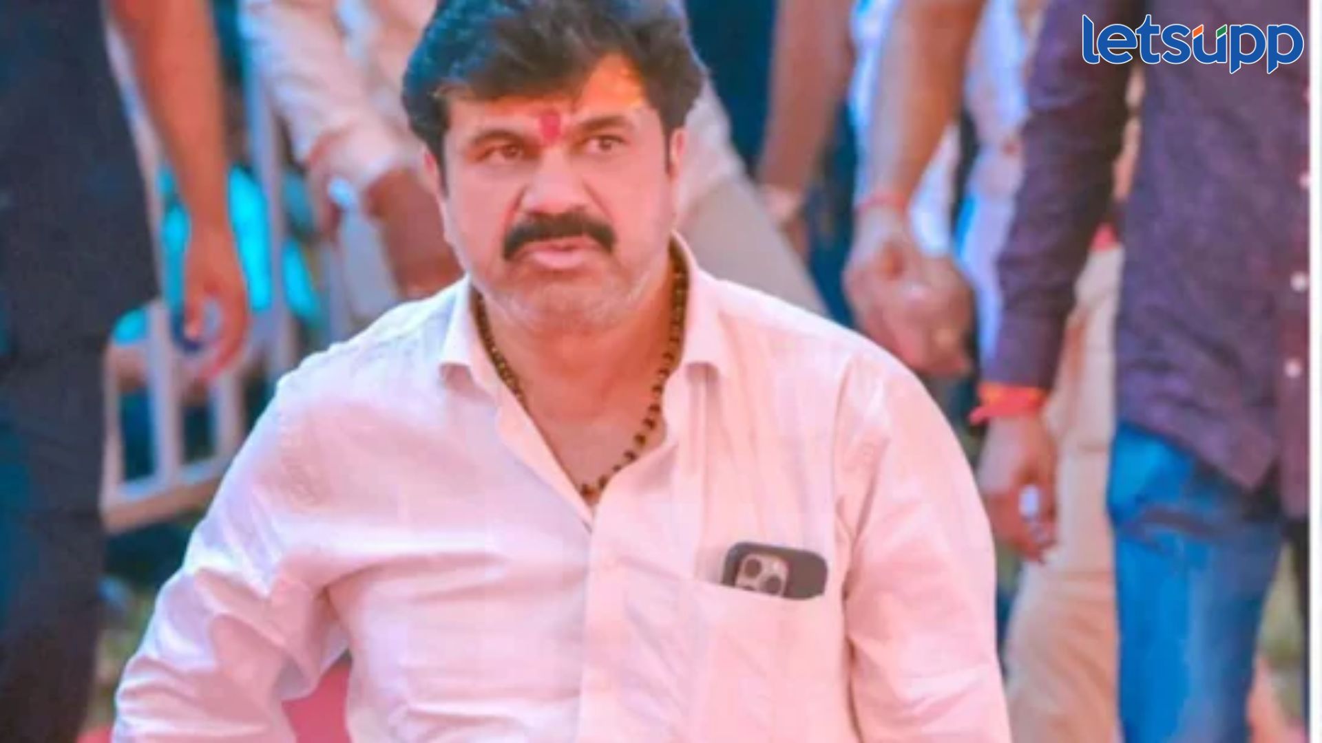 “आम्ही बराकीतून बाहेर पडलो अन्..” महादेव गित्तेची स्टोरी, थेट कारागृह अधीक्षकांकडे तक्रार; काय घडलं? Walmik Karad