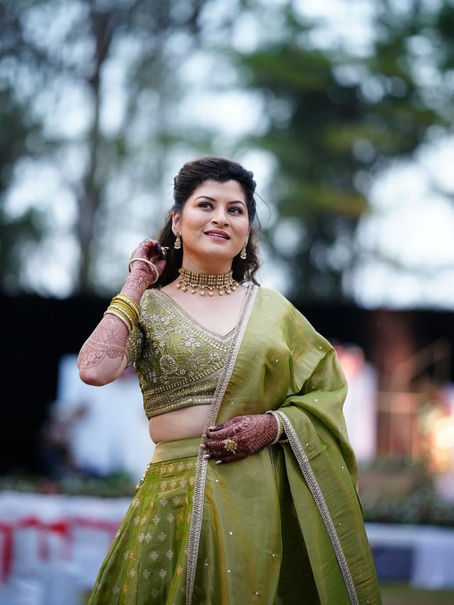 Savani Ravindra : 'गोड स्माईल अन् हटके अंदाज…, सावनी रविंद्रचे नवे फोटोशूट...