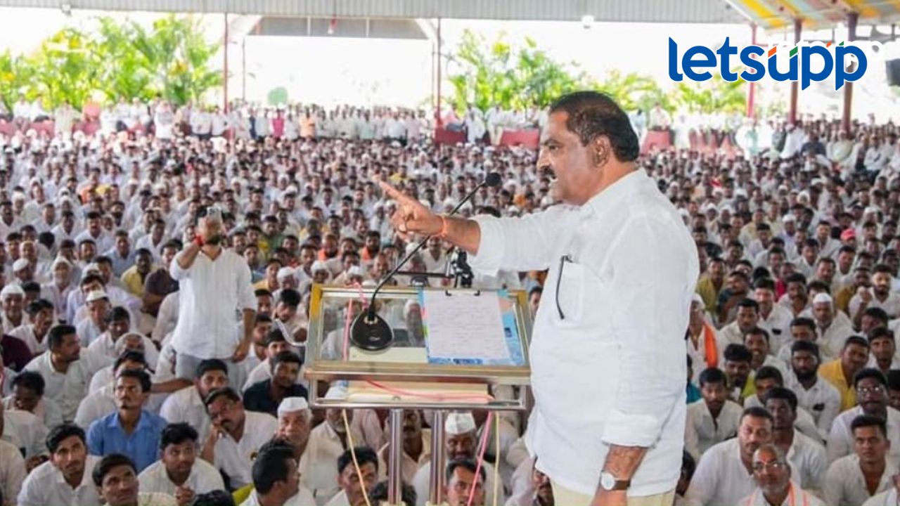 मी बोललो की बीडची बदनामी होते; मुख्यमंत्री फडणवीसांच्या समोरच धस यांचा बीडच्या नेत्यांना टोला