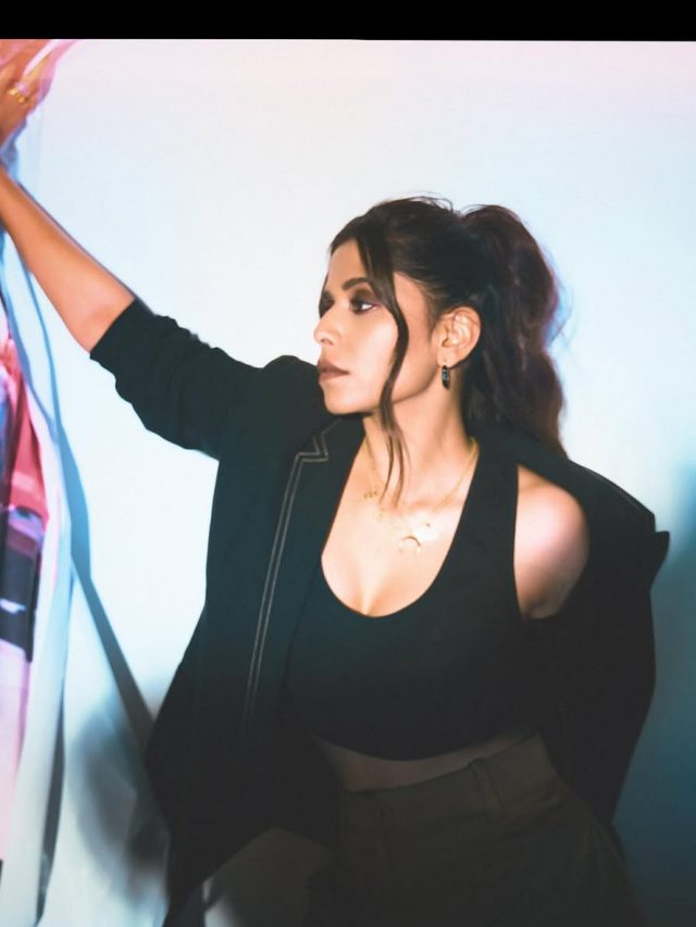 Sai Tamhankar :  सई ताम्हणकरचा जलवा, पाहा हटके लूक