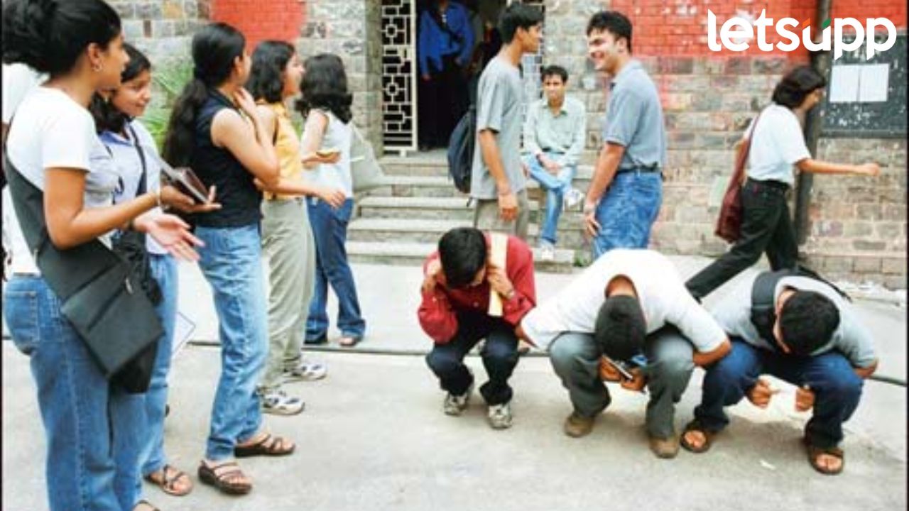 ज्युनियर डॉक्टरांना 'रॅगिंग' करणं पडलं महागात; थेट मंत्रालयातून आदेश, तीन विद्यार्थी निलंबीत